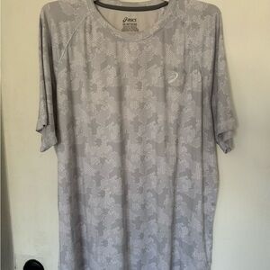 Asics Gray Short Sleeve Tee with Subtle Geometric Design